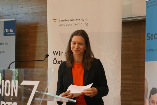 Ministerin Tanner angelt nach Experten für Cyber-Security