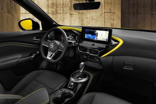 jukemc2024-interioriconicyellowbodycolor-n-sport-drivercockpitsideview.jpg