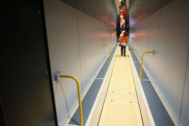 Hightech-Zug kann bei Tunnelunfällen retten und löschen zugleich