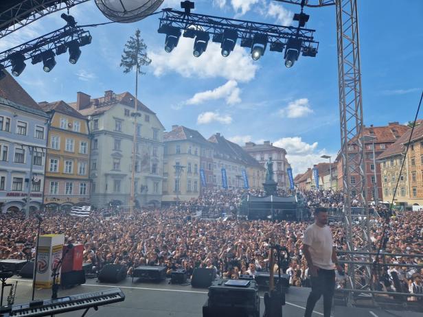 Graz sieht Schwarz-Weiß: 15.000 Fans bei der Titel-Party