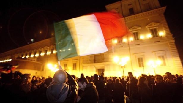 Straßenfeier nach Berlusconis Abtritt