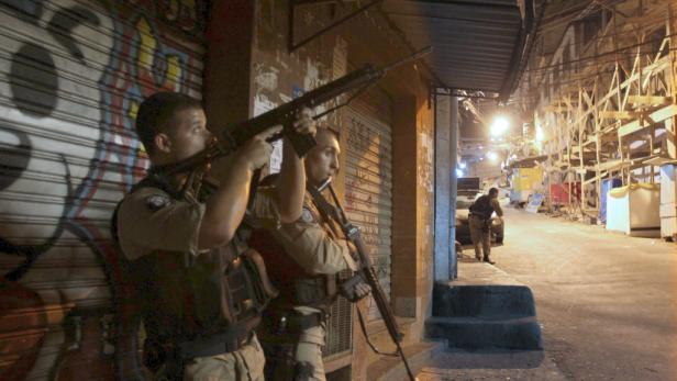 Polizei erobert Brasiliens größte Favela