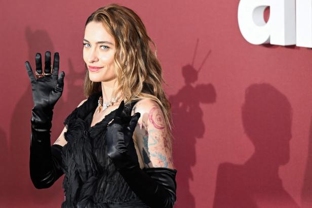Paris Jackson bei der amfAR-Gala 2024.