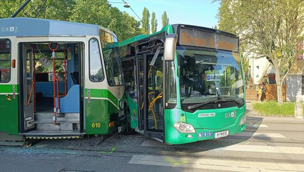 Bus stieß in Straßenbahn: 17 Verletzte in Graz