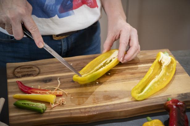 Gartenfrisch aus dem Kochsalon: Gefüllte Paprika mit Schafskäse