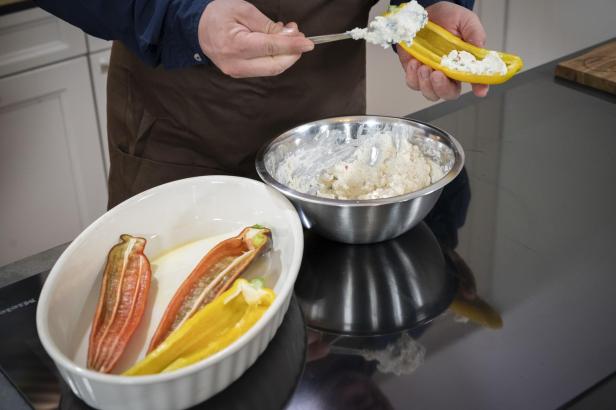 Gartenfrisch aus dem Kochsalon: Gefüllte Paprika mit Schafskäse