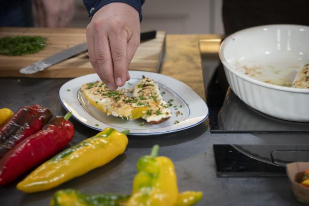 Gartenfrisch aus dem Kochsalon: Gefüllte Paprika mit Schafskäse