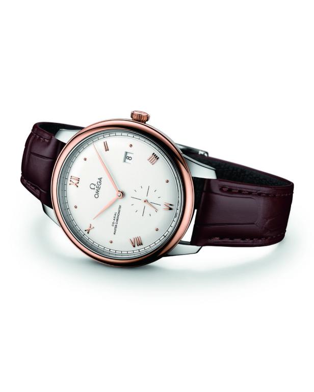 Eine Omega-Armbanduhr mit braunem Lederarmband und roségoldenen Akzenten.