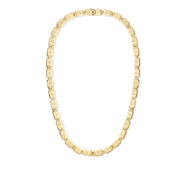 Eine goldene Halskette mit Louis Vuitton-Logos auf einem weißen Hintergrund.