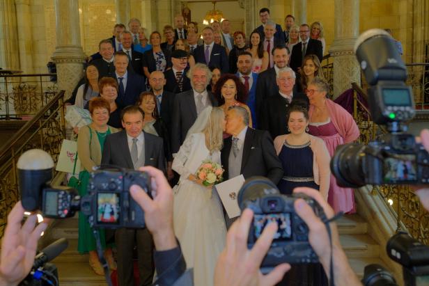 Riesen-Medienrummel bei Hochzeit von Richard Lugner: Er hat Ja gesagt