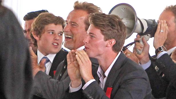 Cyrus & Schwarzenegger haben angeblich geheiratet