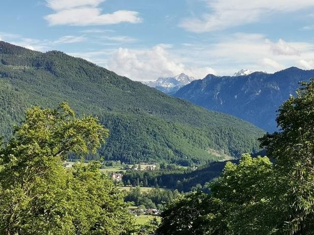 Steiler Aufstieg zu steilerem Genuss und prachtvoller Aussicht