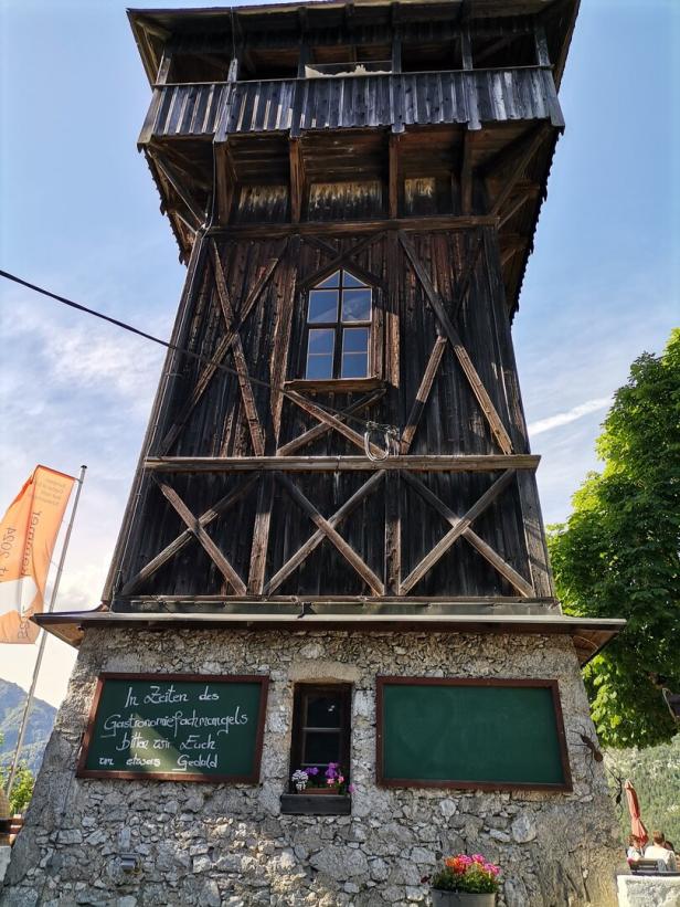 Steiler Aufstieg zu steilerem Genuss und prachtvoller Aussicht