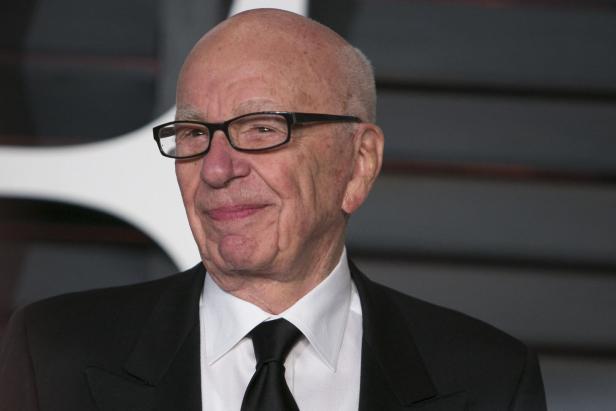 Lugner heiratete mit 91, Murdoch mit 93: Welche Promis sich noch "spät" trauten