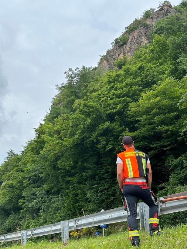 Massiver Felssturz in NÖ: Linienbus konnte rechtzeitig gestoppt werden