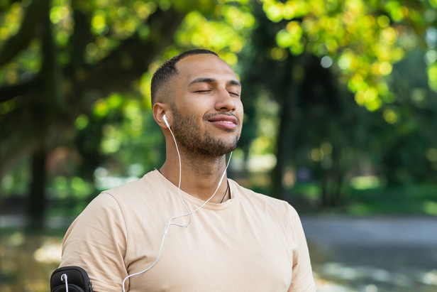 „Your Sound of Joy“: Österreichischer Möbelhändler startet eigenen Wohlfühlradiosender