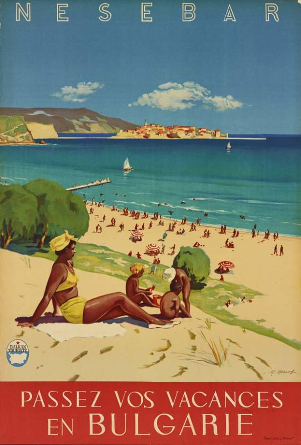 Ein Werbeplakat für Nesebar in Bulgarien mit Strandbesuchern und Blick auf die Stadt.