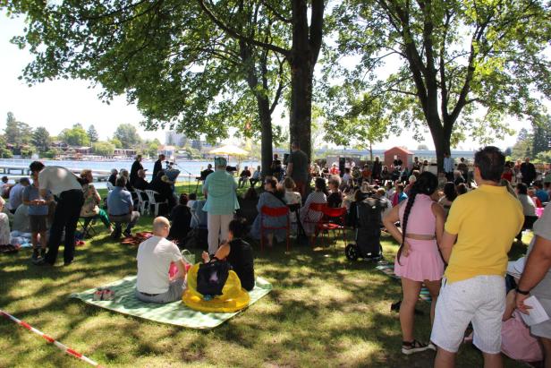 Heiliges Picknick: 23 Täuflinge fanden in der Alten Donau zu Gott