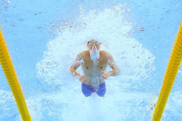 Warum Schwimm-Star Bucher im Rennen das Atmen einstellt