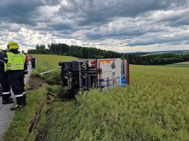 NÖ: Brisanter Feuerwehreinsatz um Gasflaschen-Transporter