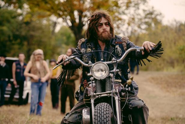 Filmkritik zu "The Bikeriders": Der Wilde mit  seiner Maschin’