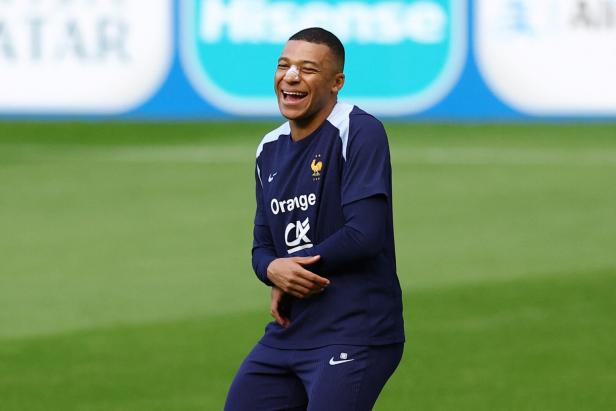 Fotos: Mbappé nach Nasenbeinbruch zurück auf dem Rasen