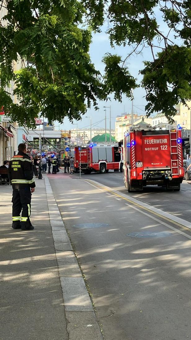 Feuerwehr-Großeinsatz in Wien: Brandursache noch unklar