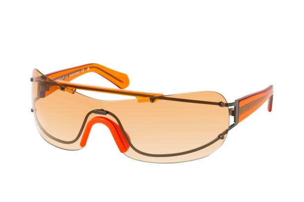 Eine orangefarbene Sonnenbrille mit einem zusätzlichen Nasenschutz.