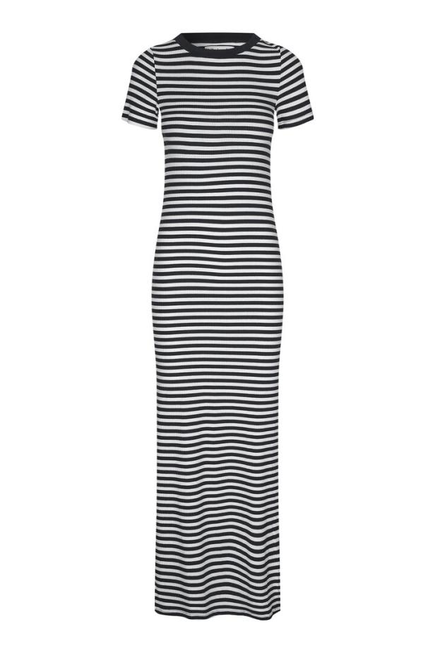 Ein gestreiftes, figurbetontes Maxikleid mit kurzen Ärmeln.