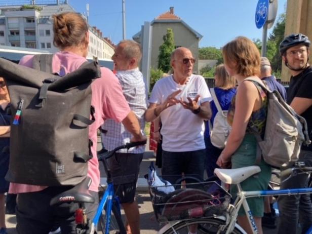 Demo gegen Radweg in Döbling: Wo Autofahrer andere Autofahrer beschimpfen