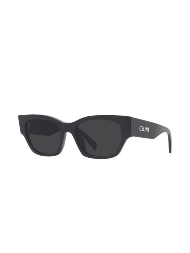 Eine schwarze Sonnenbrille der Marke Celine vor einem weißen Hintergrund.