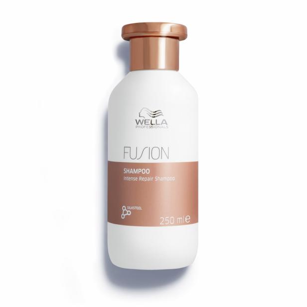 Eine Flasche Wella Professionals Fusion Intense Repair Shampoo.