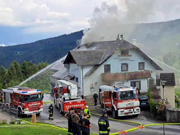 Großbrand in bekanntem Gasthaus: Auch die Kirche war in Gefahr