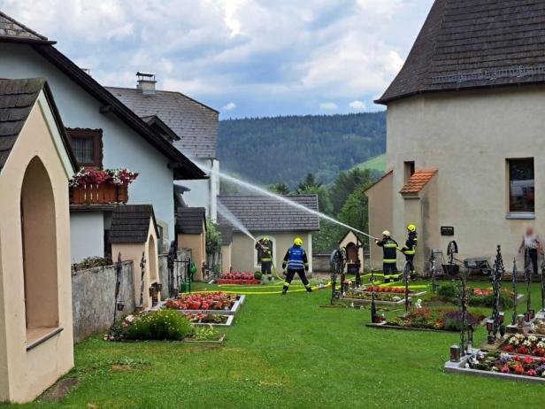 Großbrand in bekanntem Gasthaus: Auch die Kirche war in Gefahr