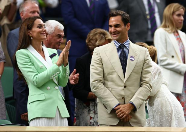 Kate Middleton und Roger Federer bei einer Veranstaltung im Publikum.