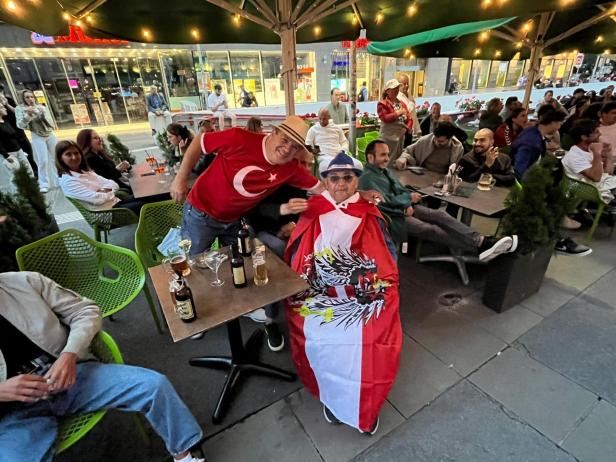 Nach ÖFB-Match: Rangeleien am Hauptbahnhof, Tränen am Rathausplatz