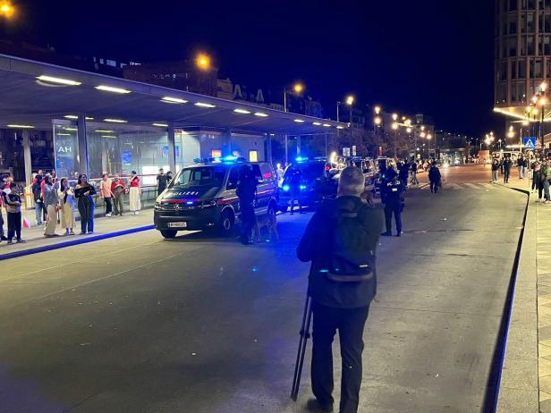 Nach ÖFB-Match: Rangeleien am Hauptbahnhof, Tränen am Rathausplatz