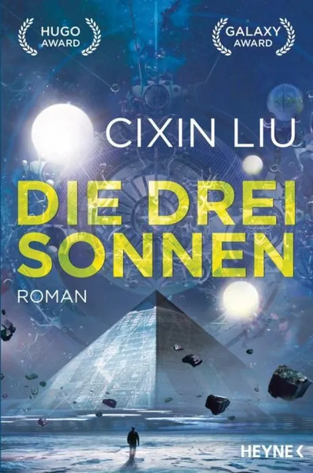 Das Cover des Romans „Die drei Sonnen“ von Cixin Liu zeigt eine futuristische Pyramide.