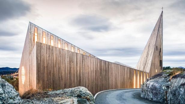 10-Knarvik-Kyrkje-Reiulf-Ramstad-Arkitekter-Melissa-Hegge