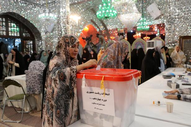 Iran holds second round of presidential elections