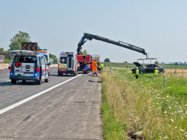 Auto kracht in Lkw: Langer Stau auf Südautobahn nach Unfall