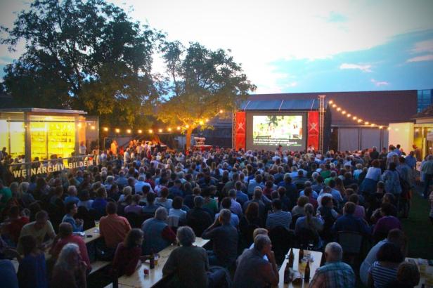 Mondscheinkino in Bildein, Leinwand am Festivalgelände