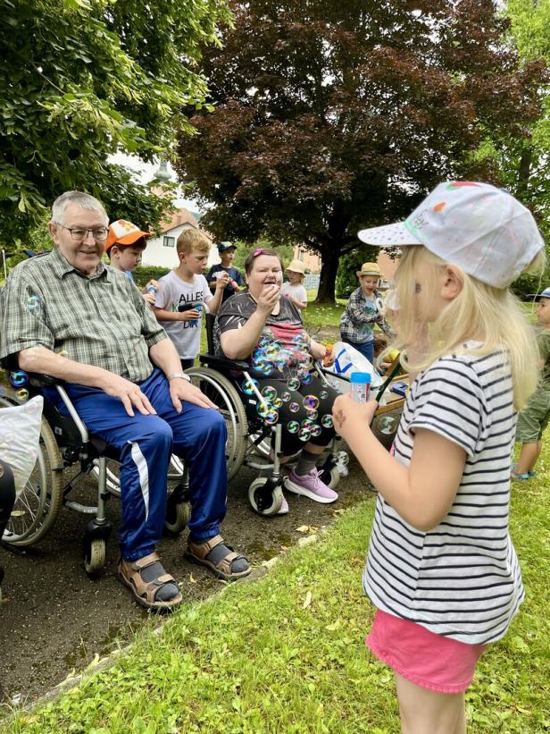 Ein ganzes Leben: Krippe, Schule, Pflegeheim unter einem Dach