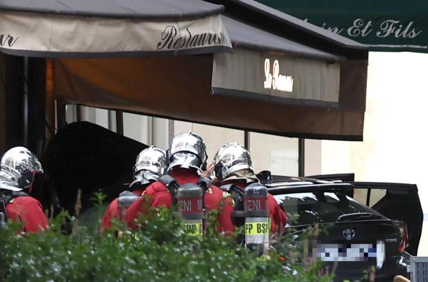 Three people injured after car crashes into a cafe in Paris