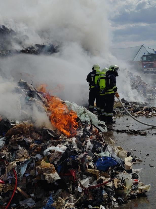 Ursache bekannt: Abfallbehandlungsanlage Wr. Neustadt stand in Brand