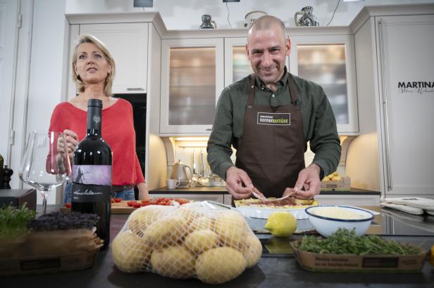 Gartenfrisch aus dem Kochsalon: Paradeiser-Quiche mit Erdäpfelkruste 