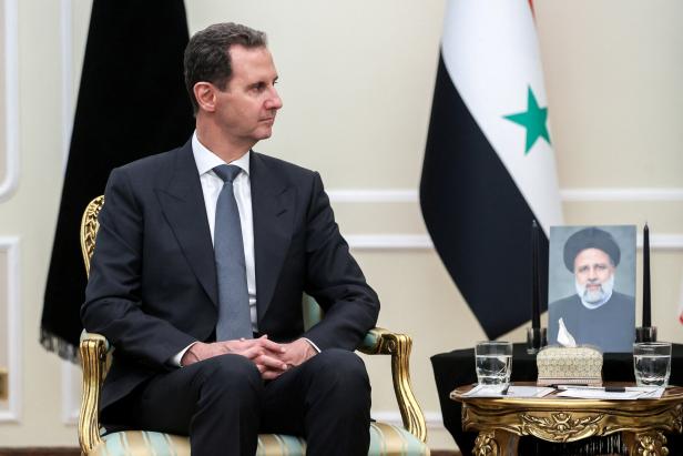 Der syrische Präsident Bashar al-Assad trifft sich mit dem iranischen Interimspräsidenten Mohammad Mokhber in Teheran, Iran, 30. Mai 2024.