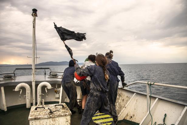 Wie Sea Shepherd im Mittelmeer Oktopusse aus illegalen Fallen rettet