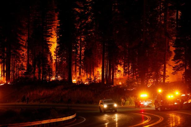 Große Zerstörung: Kampf gegen Waldbrände in Kalifornien dauert an