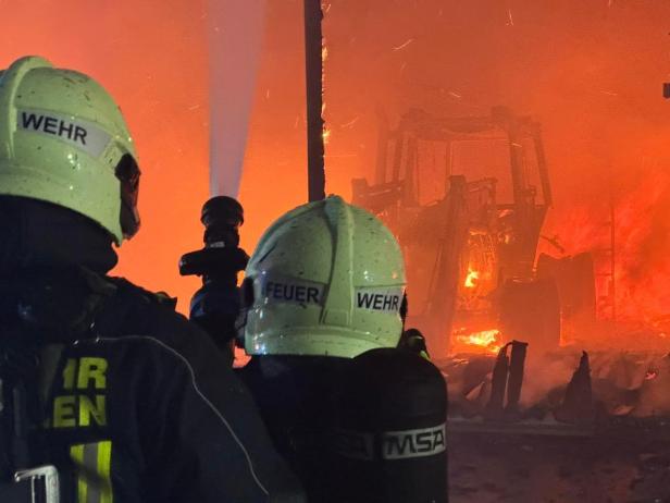 "Verheerender Brand": Bauernhof in St. Pölten stand in Flammen